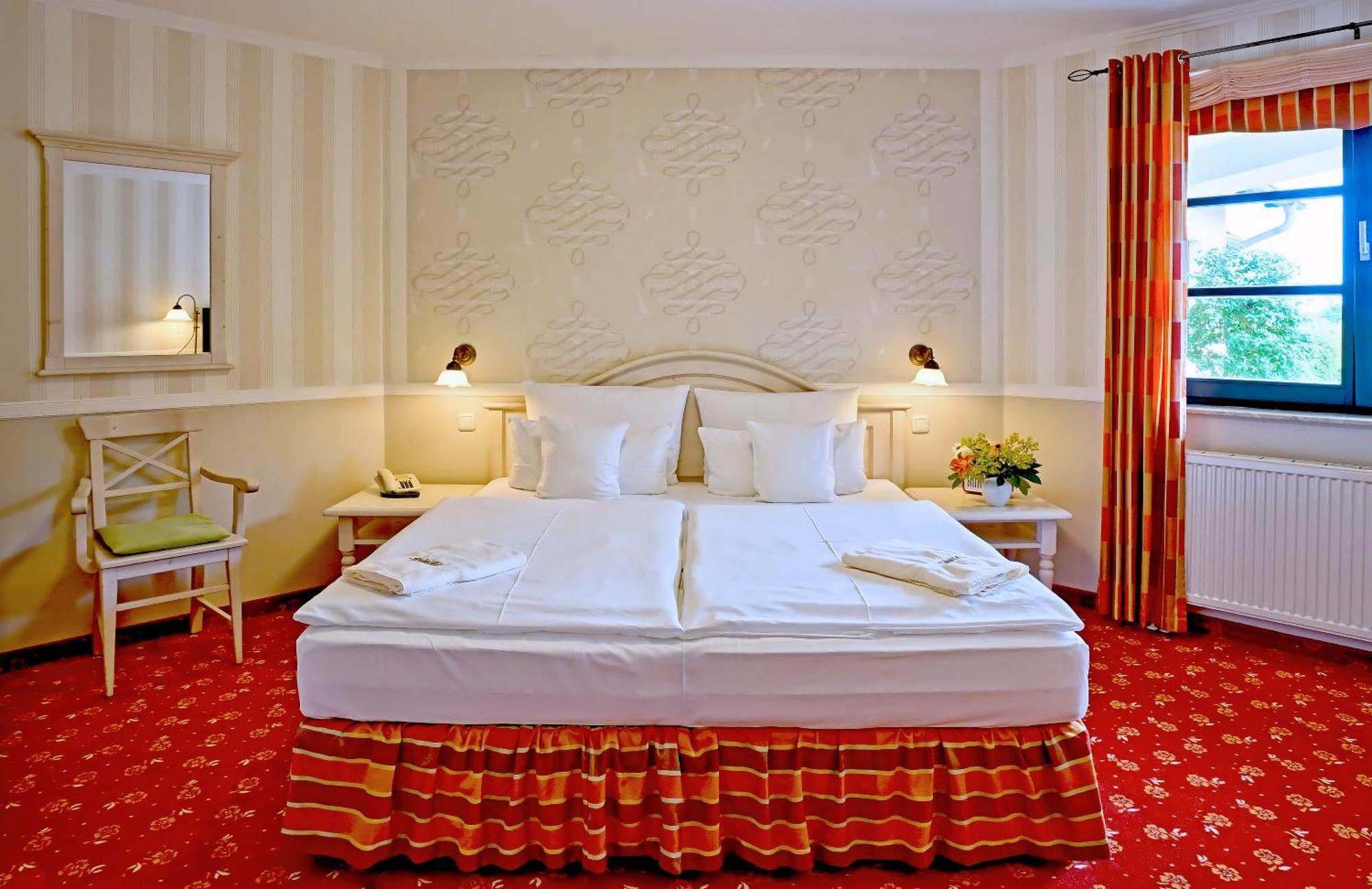 Hotel Godewind Thiessow Room photo